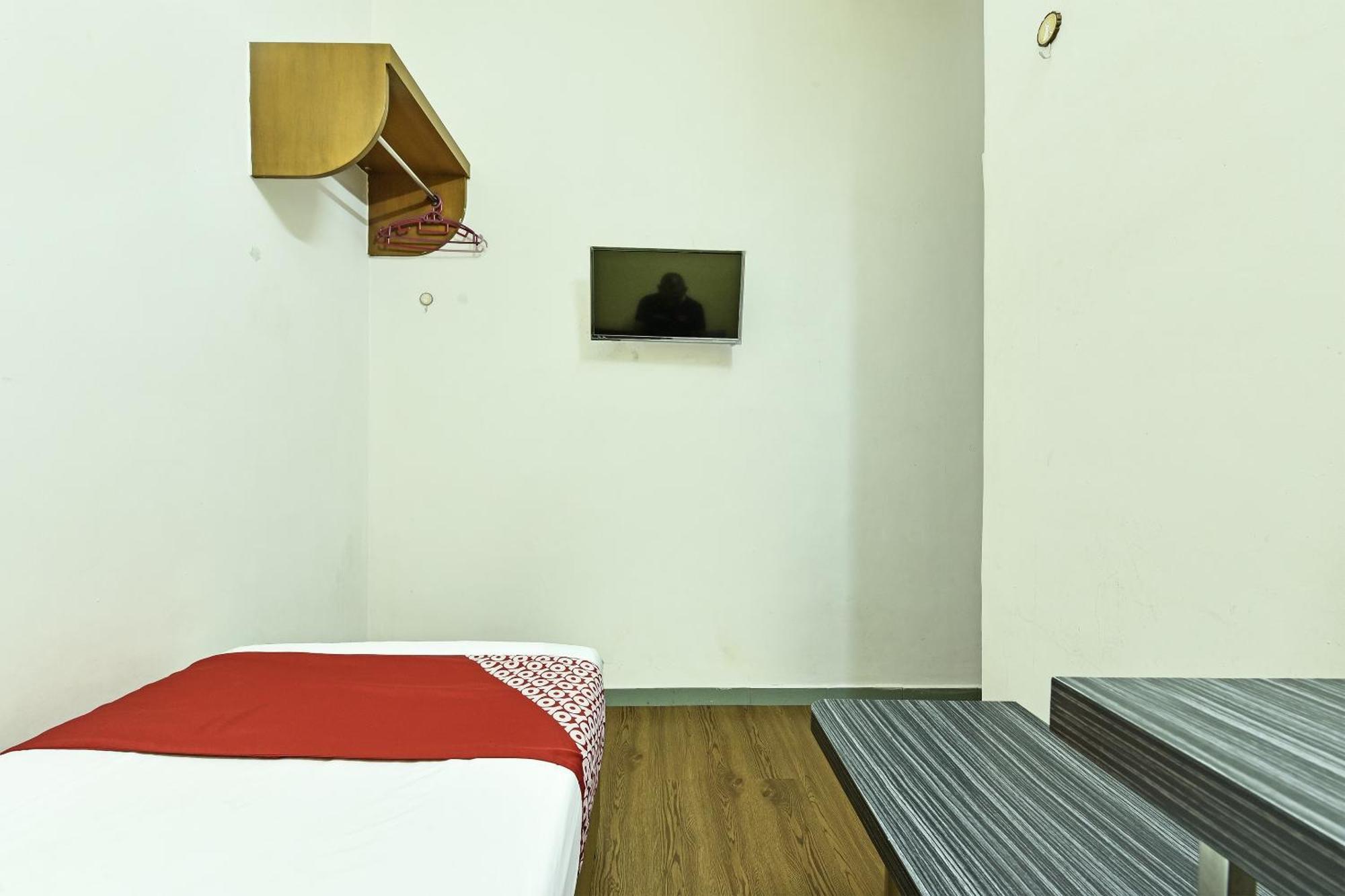 Super Oyo 44036 Hotel De Perdana Hill Batu Pahat Εξωτερικό φωτογραφία